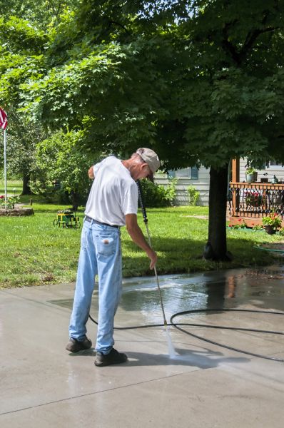 Driveway Concrete Cleaning in Jonesboro