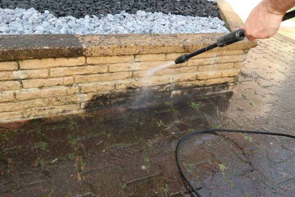 Retaining Wall Power Washing in Jonesboro